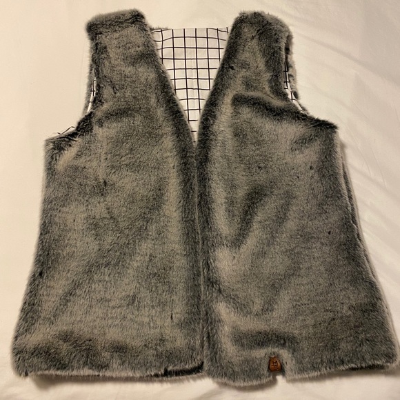 Faux Fur Vest - Picture 1 of 1